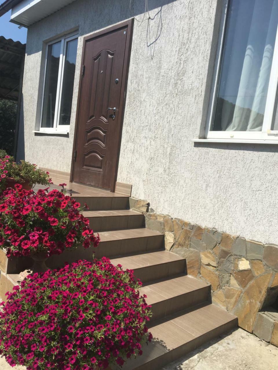 Guesthouse Milena Leselidze ภายนอก รูปภาพ